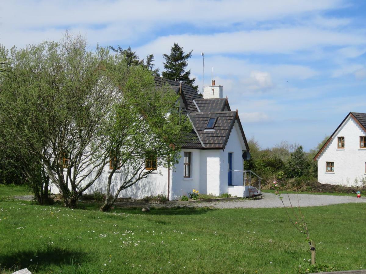 Letterfrack Farm Cottage In Village On A Farm Beside Connemara National Park Екстер'єр фото