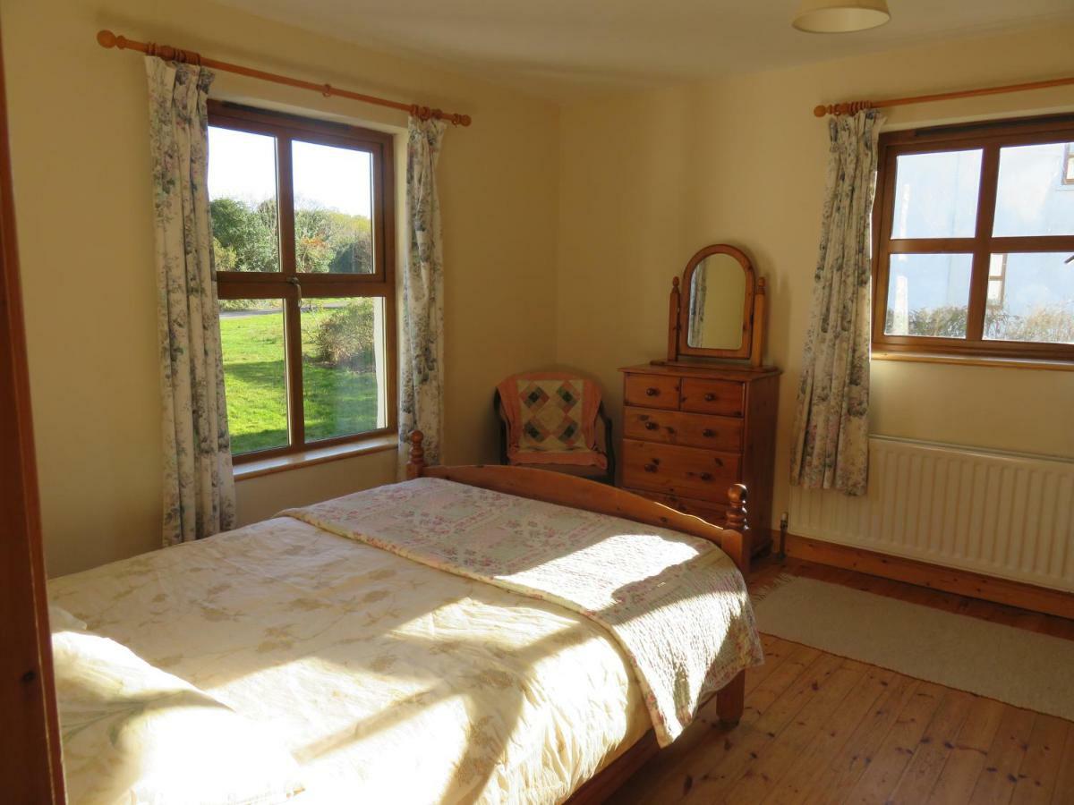 Letterfrack Farm Cottage In Village On A Farm Beside Connemara National Park Екстер'єр фото