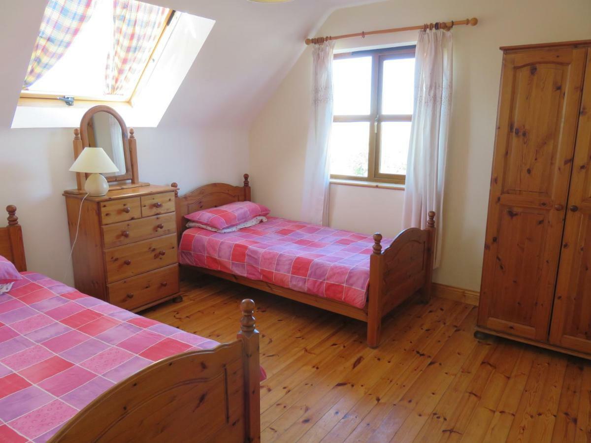 Letterfrack Farm Cottage In Village On A Farm Beside Connemara National Park Екстер'єр фото
