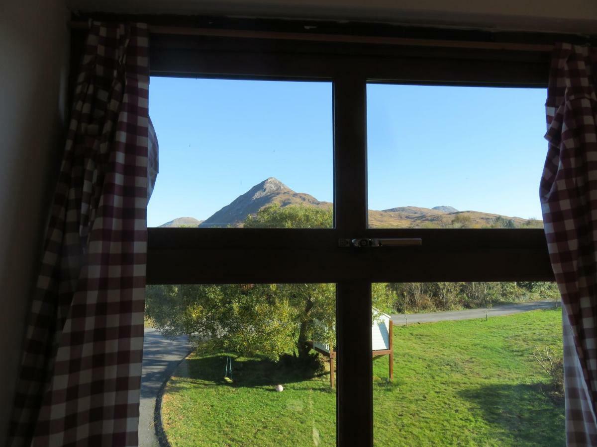 Letterfrack Farm Cottage In Village On A Farm Beside Connemara National Park Екстер'єр фото